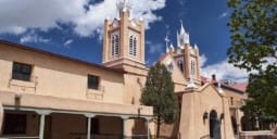 Flights Qatar to Albuquerque