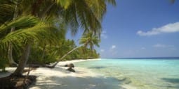 Flights Qatar to Gan Island