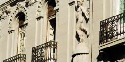 Flights Qatar to Nis