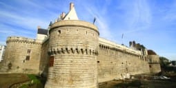 Flights Qatar to Nantes