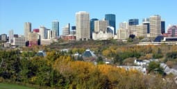 Flights Qatar to Edmonton